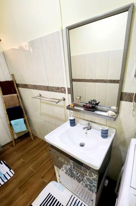 Kot Nu - Beach Themed Apartment - 3 Mins Walk From The Sea Flic-en-Flacq Dış mekan fotoğraf